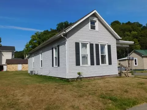 706 3rd St, Logan, OH 43138 photo 2