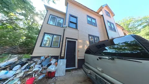 925 Parkway Rd, Cleveland, OH 44108