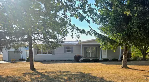23585 Mouser Rd, New Holland, OH 43145