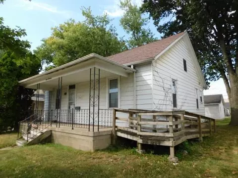 726 E Front St, Logan, OH 43138