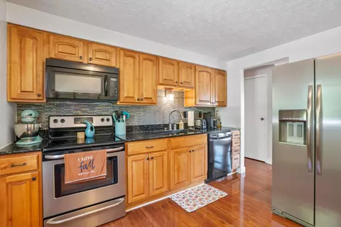 Kitchen - 3512 Kerry Ct, Columbus, OH 43221 photo 5 of 6