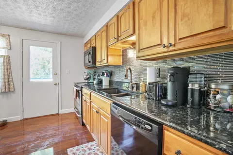 Kitchen - 3512 Kerry Ct, Columbus, OH 43221 photo 4 of 6