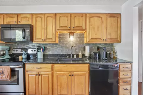 Kitchen - 3512 Kerry Ct, Columbus, OH 43221 photo 2 of 6