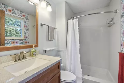 Bath - 3512 Kerry Ct, Columbus, OH 43221 photo 1 of 3