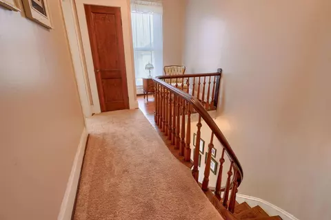 Entry Way - 327 Pearl St, Jackson, OH 45640 photo 4 of 4