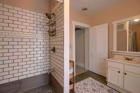 Bath - 327 Pearl St, Jackson, OH 45640 photo 4 of 5