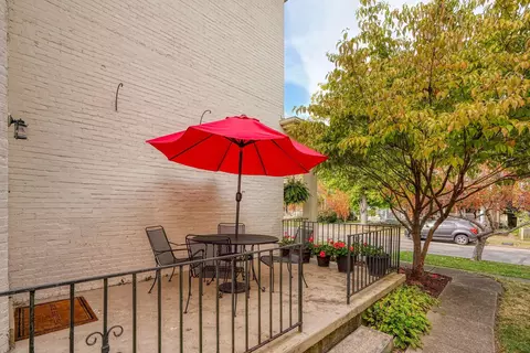 Exterior - 327 Pearl St, Jackson, OH 45640 photo 6 of 10