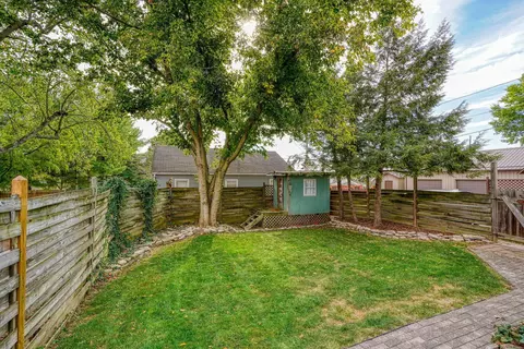 Exterior - 327 Pearl St, Jackson, OH 45640 photo 9 of 10