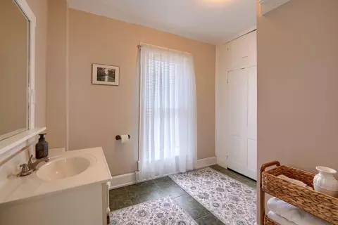 Bath - 327 Pearl St, Jackson, OH 45640 photo 3 of 5