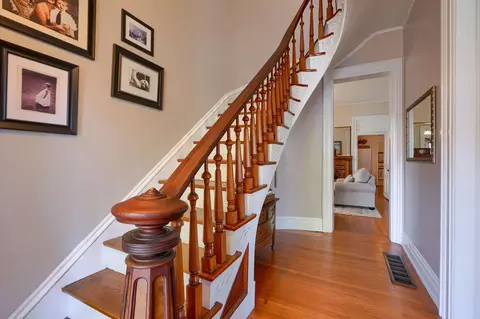Entry Way - 327 Pearl St, Jackson, OH 45640 photo 2 of 4