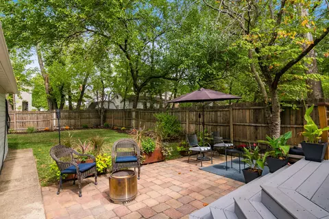 186 E Pacemont Rd, Columbus, OH 43202 photo 14
