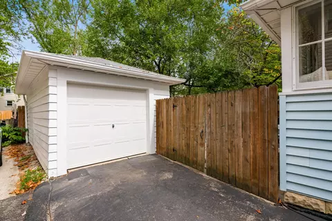 186 E Pacemont Rd, Columbus, OH 43202 photo 4