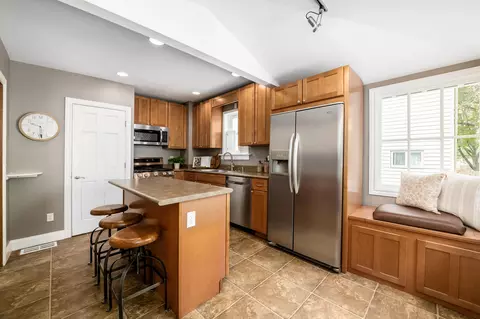 186 E Pacemont Rd, Columbus, OH 43202 photo 25
