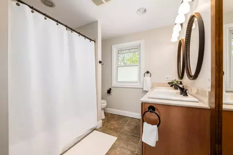186 E Pacemont Rd, Columbus, OH 43202 photo 31