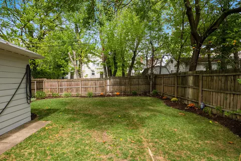 186 E Pacemont Rd, Columbus, OH 43202 photo 15