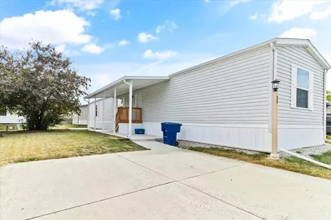 35 Winter Pine Dr, Delaware, OH 43015