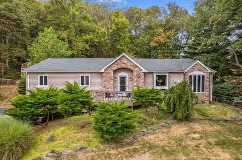 2047 Cambria Mill Rd, Granville, OH 43023