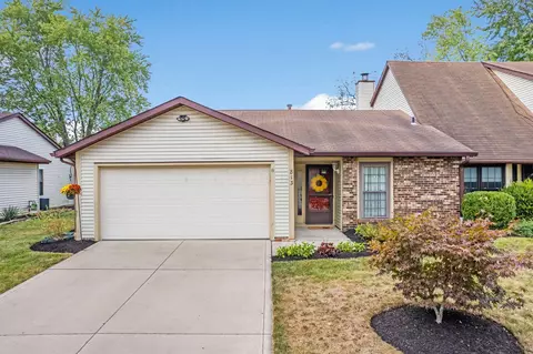 813 Applewood Ln, Westerville, OH 43081