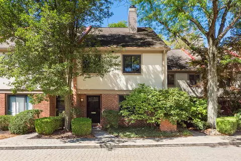 403 Westland Ct, Bexley, OH 43209