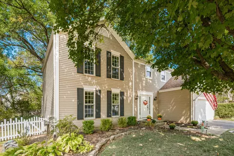 1026 Cross Country Dr, Columbus, OH 43235