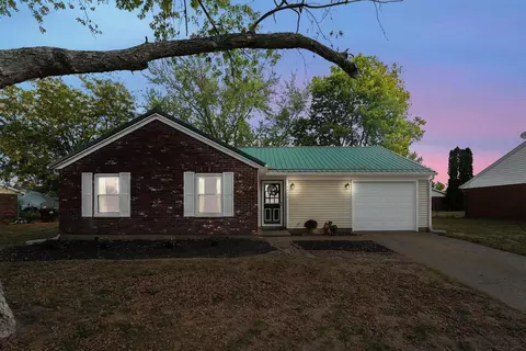 1990 Ottawa Dr, Circleville, OH 43113 photo 2