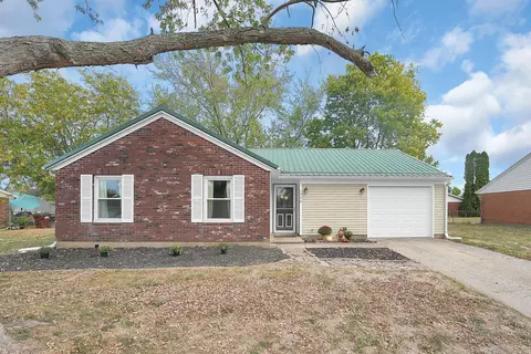 1990 Ottawa Dr, Circleville, OH 43113