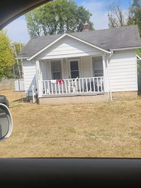 2042 Briarwood Ave, Columbus, OH 43211