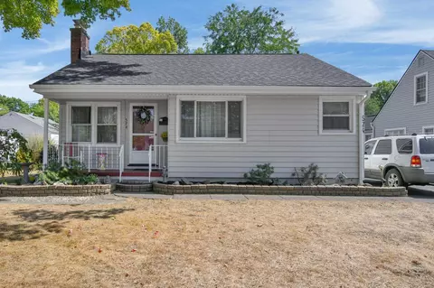 574 S James Rd, Columbus, OH 43213