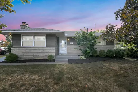 2677 Dartmoor Rd, Grove City, OH 43123