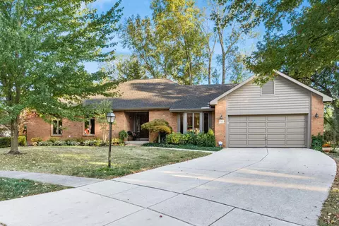 647 Churchill Dr, Columbus, OH 43230