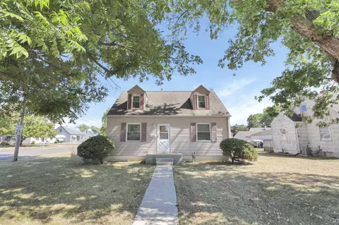 94 S 35th St, Newark, OH 43055