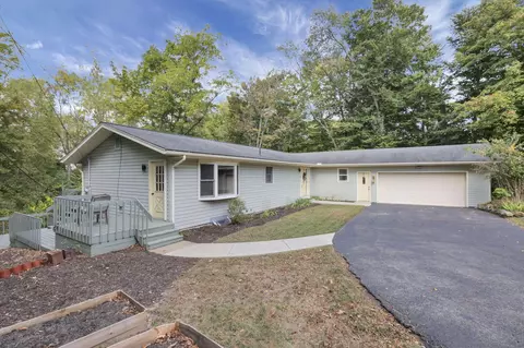 76 Alberry Dr, Granville, OH 43023