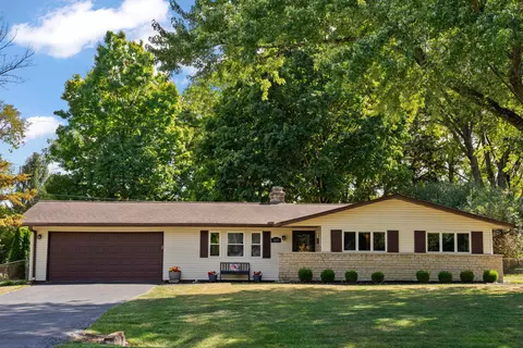 3255 Darbyshire Dr, Hilliard, OH 43026