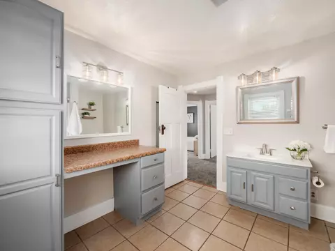 Bath - 604 Windsor St, Marion, OH 43302 photo 2 of 2