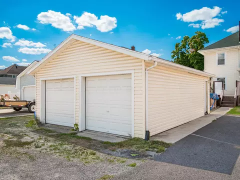 Exterior - 604 Windsor St, Marion, OH 43302 photo 10 of 11