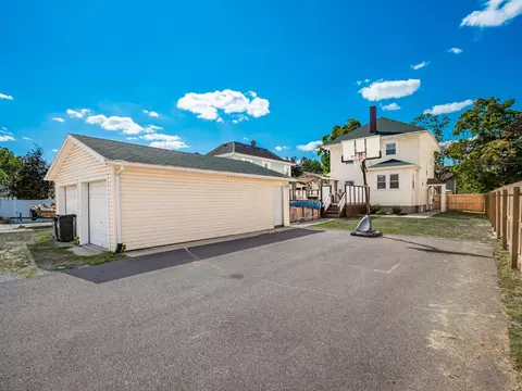 Exterior - 604 Windsor St, Marion, OH 43302 photo 9 of 11