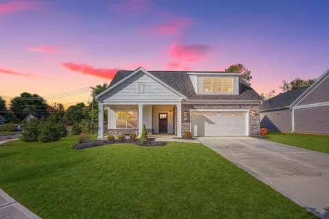 102 Glenshire Dr, Granville, OH 43023