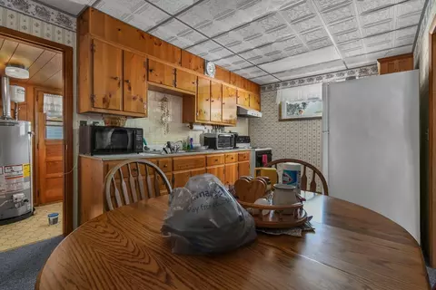 Kitchen - 704 Park St, Prospect, OH 43342 photo 2 of 2