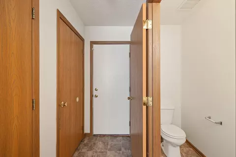 Entry Way - 219 E Arch St, Mansfield, OH 44902 photo 2 of 2