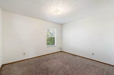 Bedroom - 219 E Arch St, Mansfield, OH 44902 photo 6 of 9