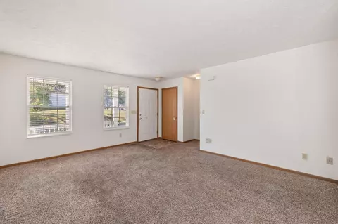 Living - 219 E Arch St, Mansfield, OH 44902 photo 1 of 3