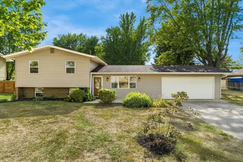 25 Violet Dr, Pickerington, OH 43147