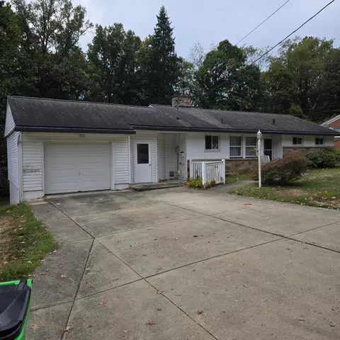 780 Cross St, Newcomerstown, OH 43832