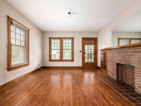 225-227 E Como Ave, Columbus, OH 43202 photo 7