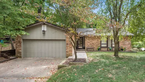 984 Eastward Cir, Zanesville, OH 43701