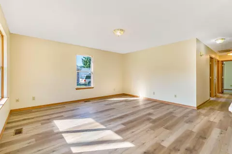 203 Senate St, Marion, OH 43302 photo 6