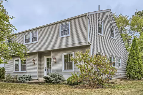 334 Carilla Ln, Columbus, OH 43228