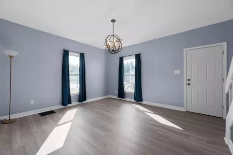 1320 E Weber Rd, Columbus, OH 43211 photo 7