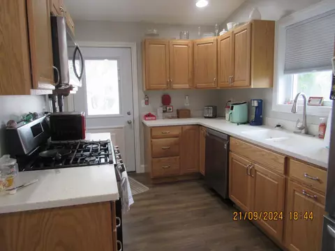 Kitchen - 2380 Kingston Pike, Circleville, OH 43113 photo 3 of 4