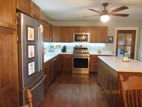 Kitchen - 2380 Kingston Pike, Circleville, OH 43113 photo 4 of 4